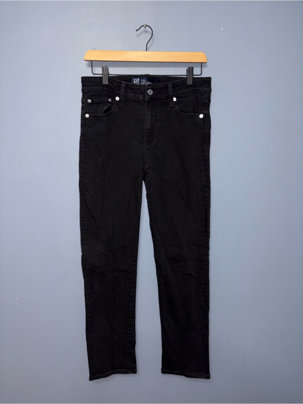 Gap • Black Straight Leg Jeans